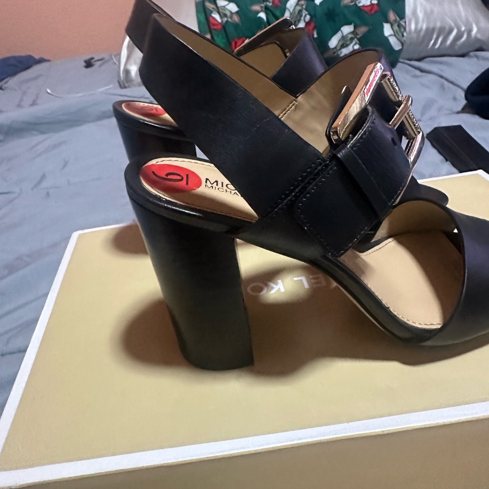 Heels - Picture 2 of 6